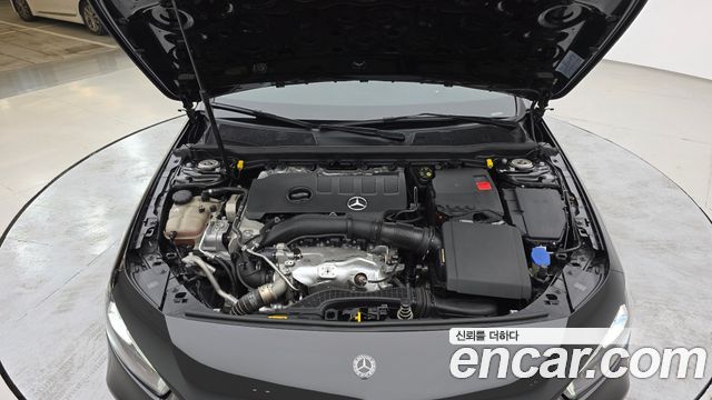 Mercedes-Benz A-Class 2020 — photo 6