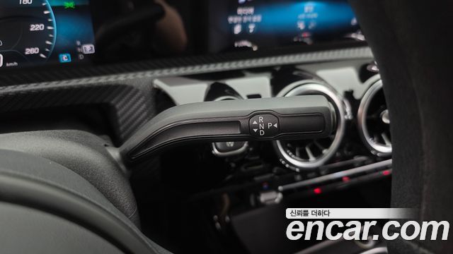 Mercedes-Benz A-Class 2020 — photo 9