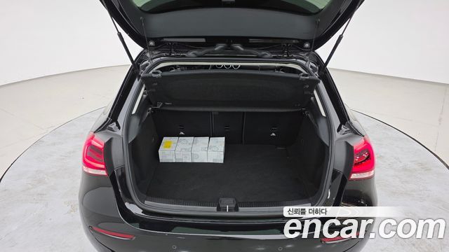 Mercedes-Benz A-Class 2020 — photo 20