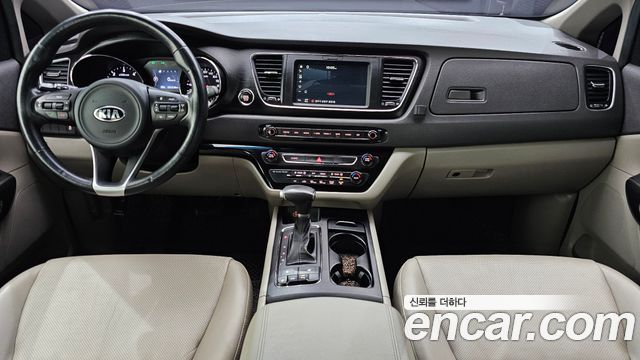 Kia Canival 2017 — photo 7