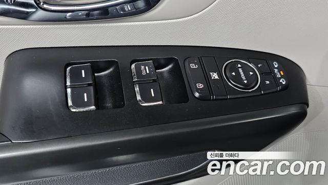 Kia Canival 2017 — photo 12