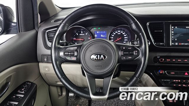 Kia Canival 2017 — photo 13