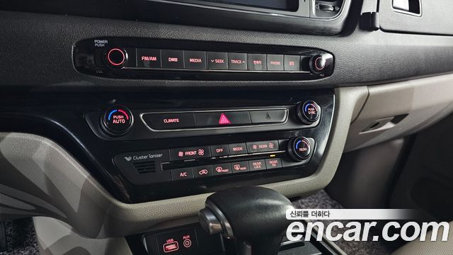Kia Canival 2017 — photo 16