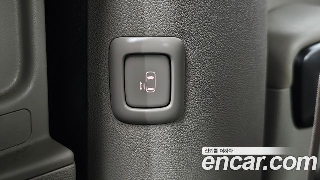 Kia Canival 2017 — photo 18