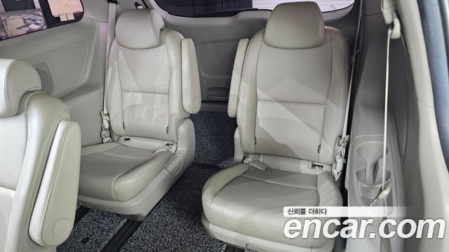 Kia Canival 2017 — photo 19