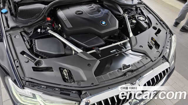BMW 5-Series 2021 — photo 6