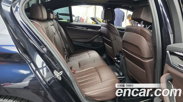 BMW 5-Series 2021 — photo 12