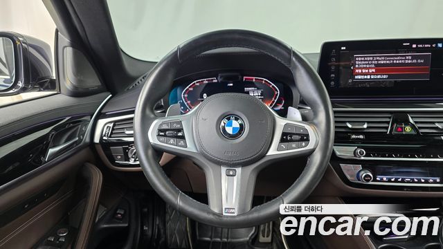 BMW 5-Series 2021 — photo 13