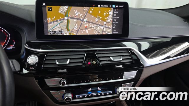 BMW 5-Series 2021 — photo 14