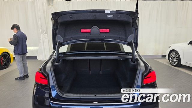 BMW 5-Series 2021 — photo 20