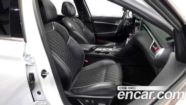 Genesis G70 2019 — photo 17