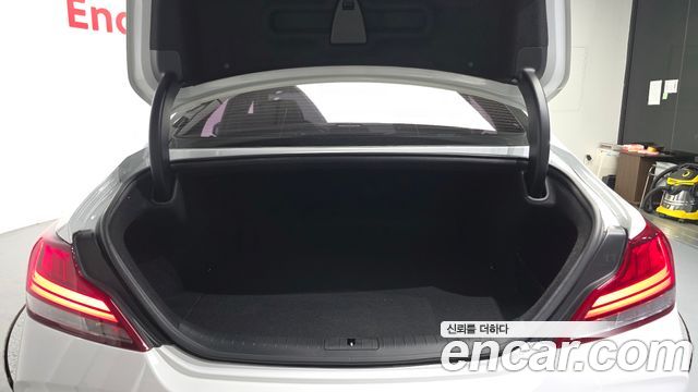 Genesis G70 2019 — photo 26