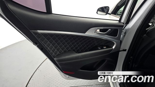 Genesis G70 2019 — photo 15
