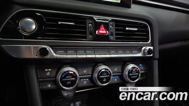 Genesis G70 2019 — photo 28