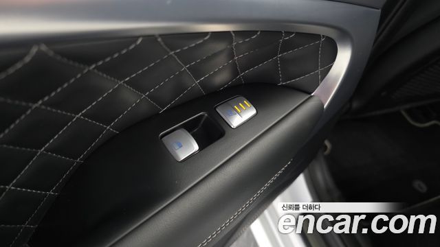 Genesis G70 2019 — photo 30