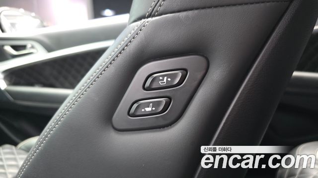 Genesis G70 2019 — photo 33