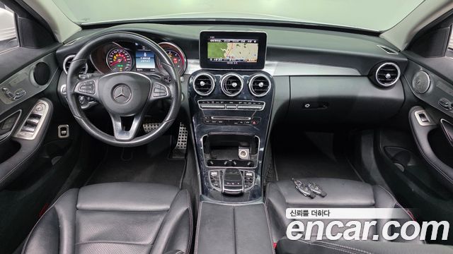 Mercedes-Benz C-Class 2018 — photo 10