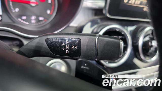 Mercedes-Benz C-Class 2018 — photo 12