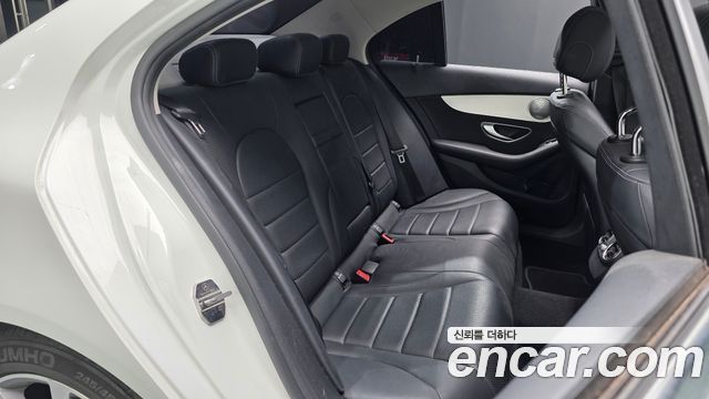 Mercedes-Benz C-Class 2018 — photo 17