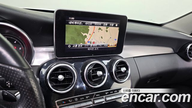 Mercedes-Benz C-Class 2018 — photo 20