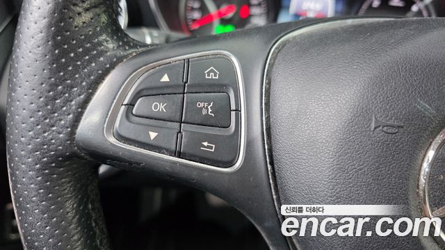 Mercedes-Benz C-Class 2018 — photo 24