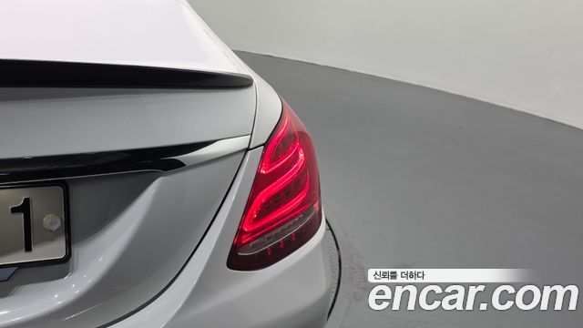 Mercedes-Benz C-Class 2018 — photo 9