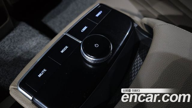 Kia K8 2022 — photo 27