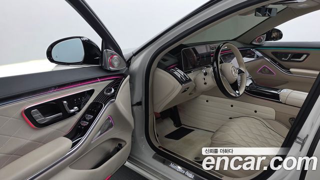 Mercedes-Benz S-Class 2023 — photo 10