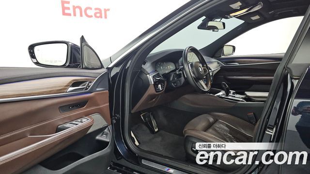 BMW Gran Turismo 2019 — photo 10