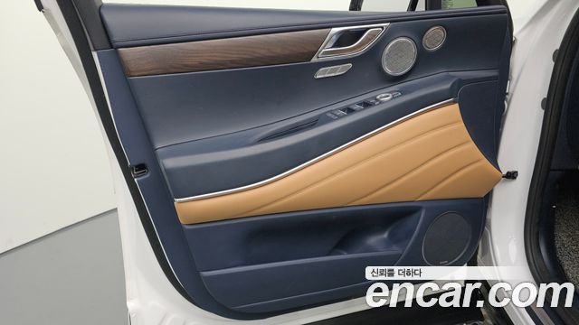 Genesis GV80 2023 — photo 14