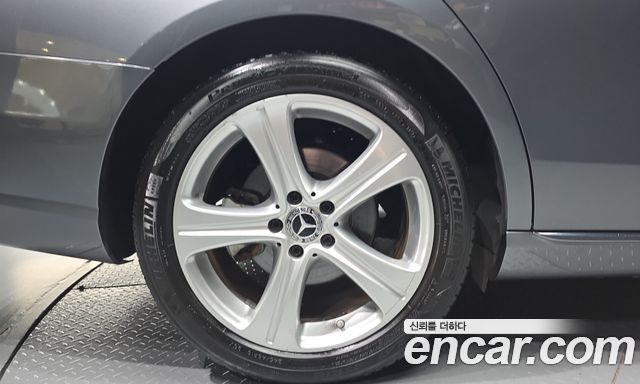 Mercedes-Benz E-Class 2018 — photo 5