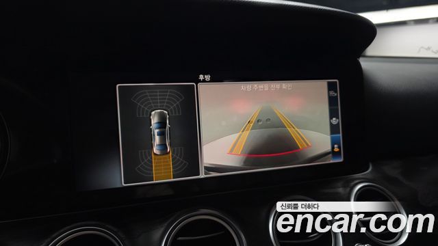Mercedes-Benz E-Class 2018 — photo 21