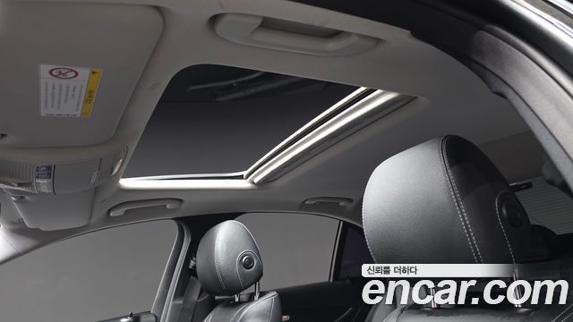 Mercedes-Benz E-Class 2018 — photo 24