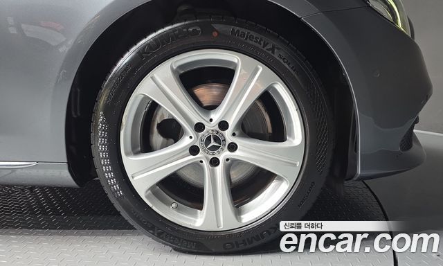 Mercedes-Benz E-Class 2018 — photo 7