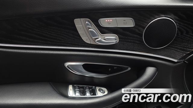 Mercedes-Benz E-Class 2018 — photo 28