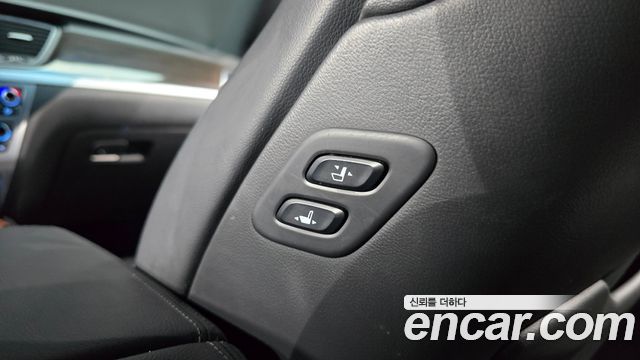 Genesis G80 2018 — photo 26