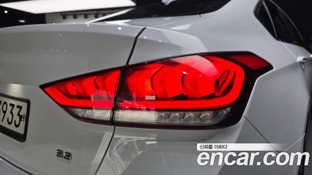 Genesis G80 2018 — photo 9