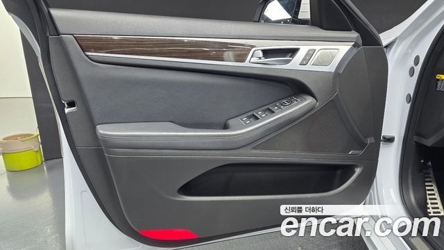 Genesis G80 2018 — photo 14