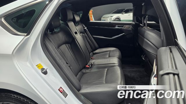 Genesis G80 2018 — photo 16