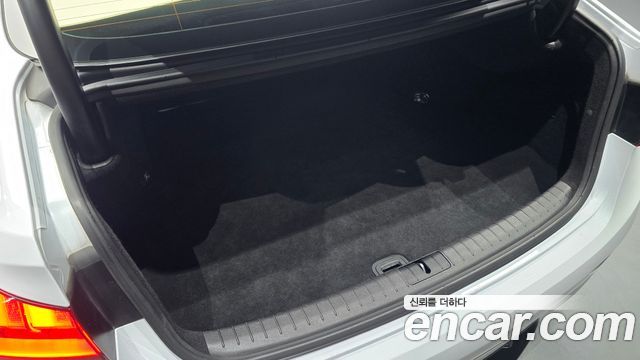Genesis G80 2018 — photo 28