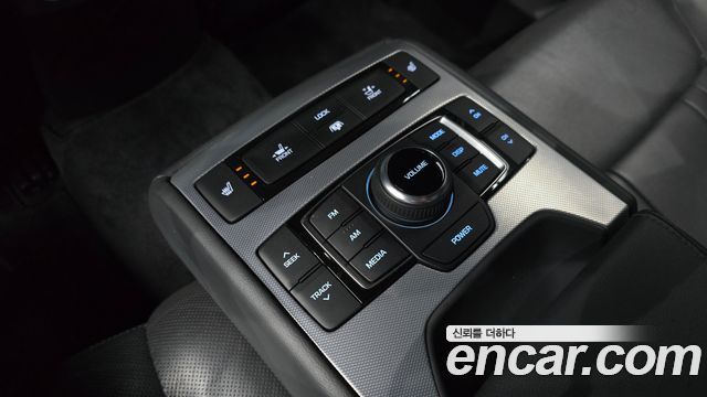 Genesis G80 2018 — photo 29