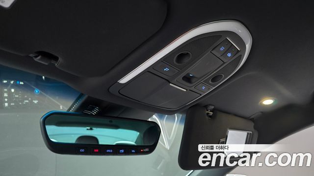 Genesis G80 2018 — photo 33