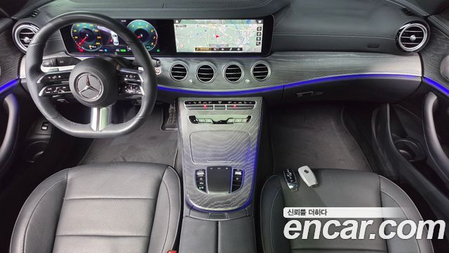 Mercedes-Benz E-Class 2022 — photo 10