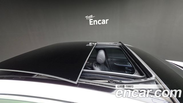 Mercedes-Benz E-Class 2022 — photo 18