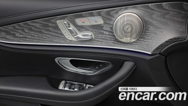 Mercedes-Benz E-Class 2022 — photo 19