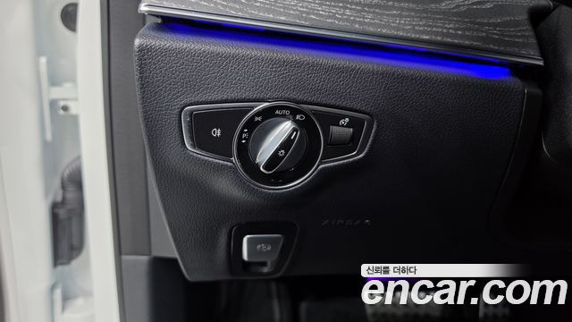 Mercedes-Benz E-Class 2022 — photo 20