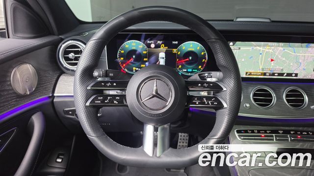 Mercedes-Benz E-Class 2022 — photo 21