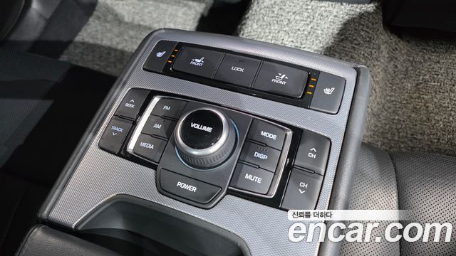 Genesis G80 2018 — photo 17