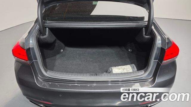 Genesis G80 2018 — photo 20