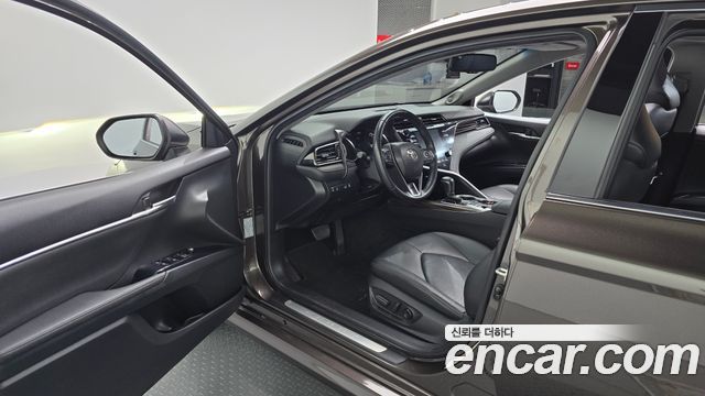 Toyota Camry 2019 — photo 10